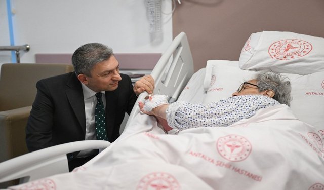 The governor of Antalya is making Ramadan visits