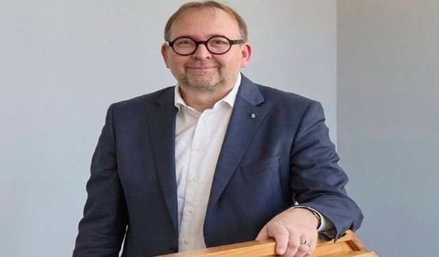 Second term of office for Prof. Enrico Schleiff