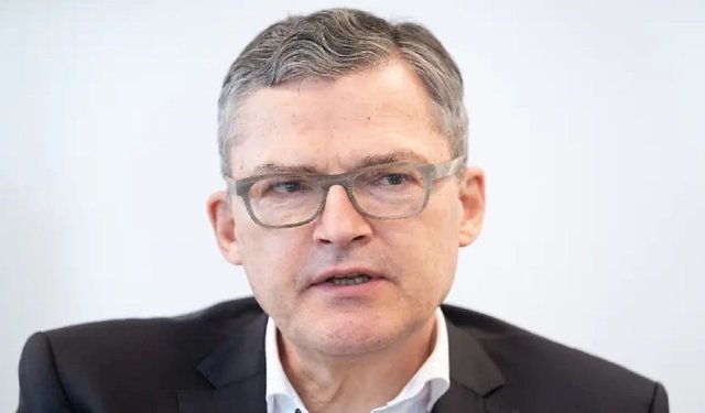 ntv news refers to the book by Roderich Kiesewetter!