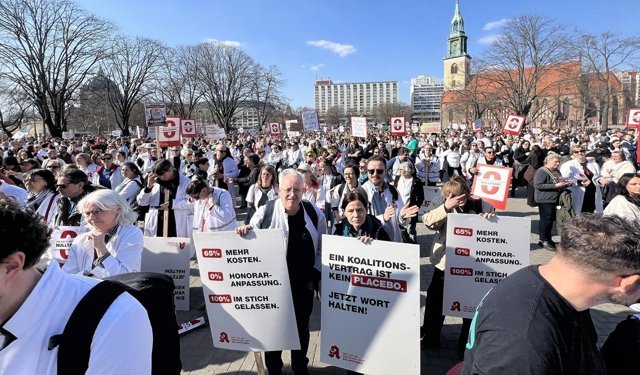 Central demonstrations by pharmacists