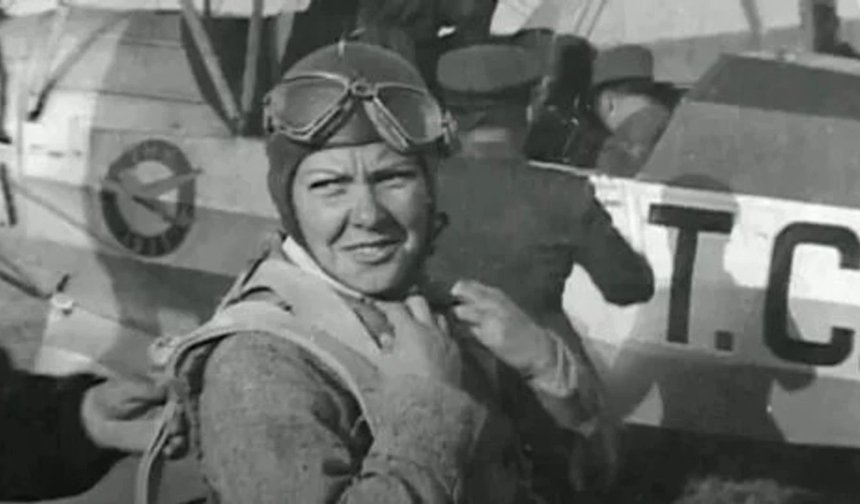 The world's first female fighter pilot