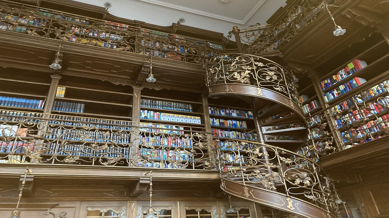 Prof. Dr. Matthias Loose 3