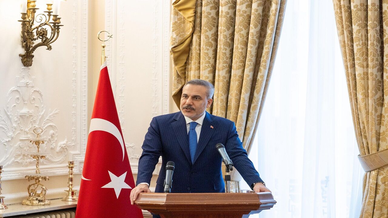 Prof. Dr. Mesut Hakkı Caşın 8